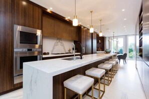 Room - Pears and Graces (London)