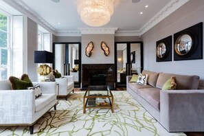 Room - Pears and Graces (London)