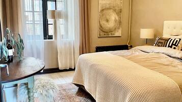 1 slaapkamer, een strijkplank/strijkijzer, gratis wifi, beddengoed