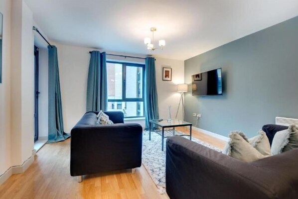 Cribs/infant beds - Sage Apartments - by Week2Week (Gateshead)