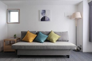 Unclassified image, 5 of 27, button - Ito House (Tokyo)