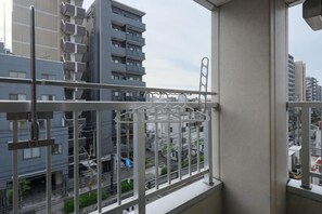 Unclassified image, 3 of 27, button - Ito House (Tokyo)