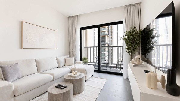 TV - Free housekeeping visits during your stay - StayShort - Meydan Apartment Sleeps 5 in a Great Location! (Meydan One)