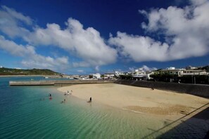 Beach - kafuya tsukishiro (Nanjo)