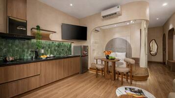 Desk, laptop workspace, free WiFi