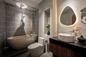 Free toiletries, hair dryer, towels, soap - bullani-sabi hotel & apartment (Da Nang)