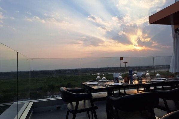 Restaurant - V.I.P Boutique Hotel (Vientiane)