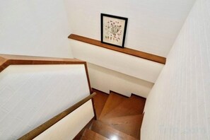 Unclassified image, 3 of 8, button - Nenenomichi (Kyoto)