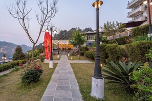 Garden - Village Highland Resort (Suryabinayak)