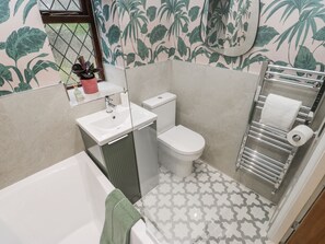 Shower - Court Street Cottage (Oldham)