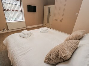 2 bedrooms, individually decorated, individually furnished, free WiFi - Court Street Cottage (Oldham)