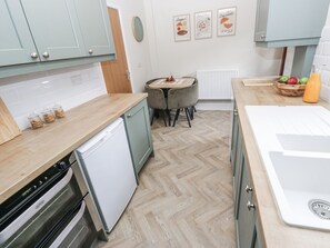 Dishwasher, cookware/dishes/utensils - Court Street Cottage (Oldham)