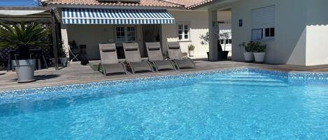 Outdoor pool, a heated pool