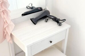 Room - Hongik University Station 8min/Bedroom 3/Bed 4/Parking Available [Vanilla House] (Seoul)