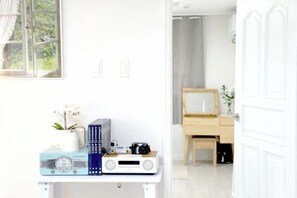 Room - Hongik University Station 8min/Bedroom 3/Bed 4/Parking Available [Vanilla House] (Seoul)