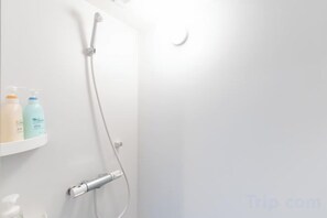 Bathroom - EI・KO (Osaka)