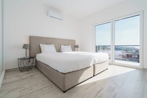 6 bedrooms, iron/ironing board, travel cot, free WiFi