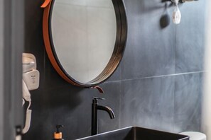 Bathroom - The Banyu House (Parongpong)