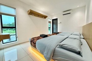 Room - Luxury 5BR Home w/ Private Pool, 18Pax, Netflix (Langkawi)