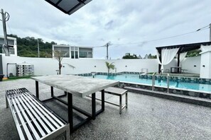 Room - Luxury 5BR Home w/ Private Pool, 18Pax, Netflix (Langkawi)