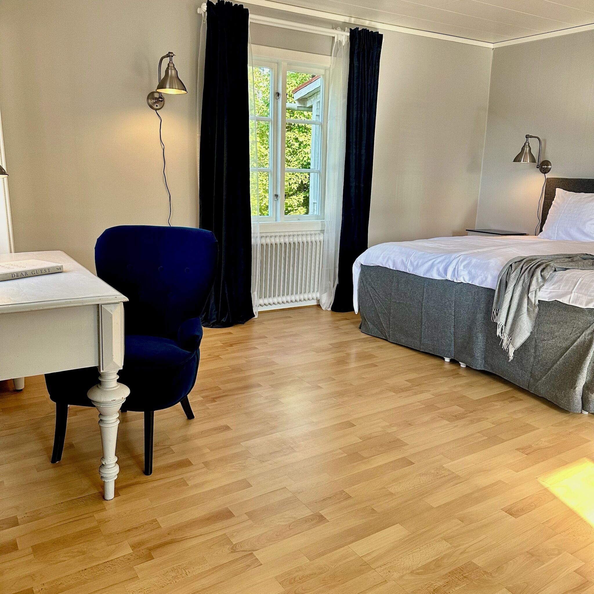 1 Schlafzimmer, Zimmersafe, Schreibtisch, Reisekinderbett