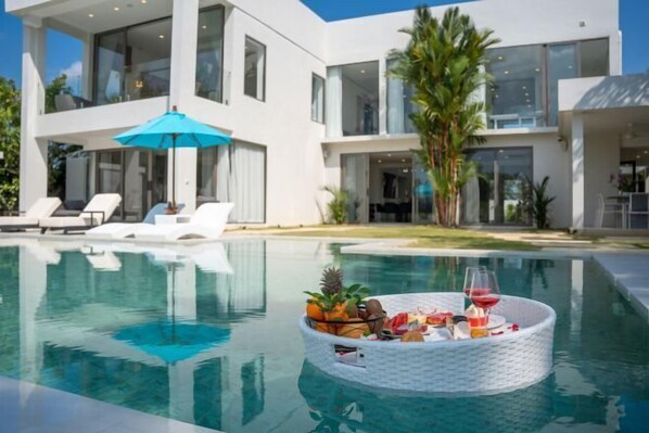 Outdoor pool - Laguna Lumière Golf Fairway Lakeside Villa – 6BR Pool + Butler – Near Andaman Sea (Phuket)