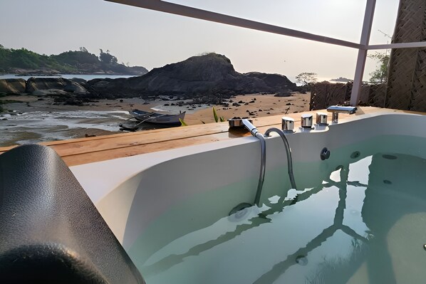 Outdoor pool - Destiny Goa Beach Resort (Canacona)