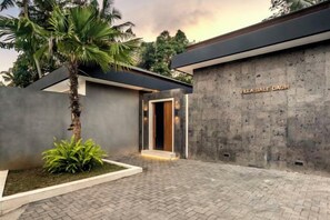 Ảnh chưa phân loại, 2 trong số 29 ảnh, nút