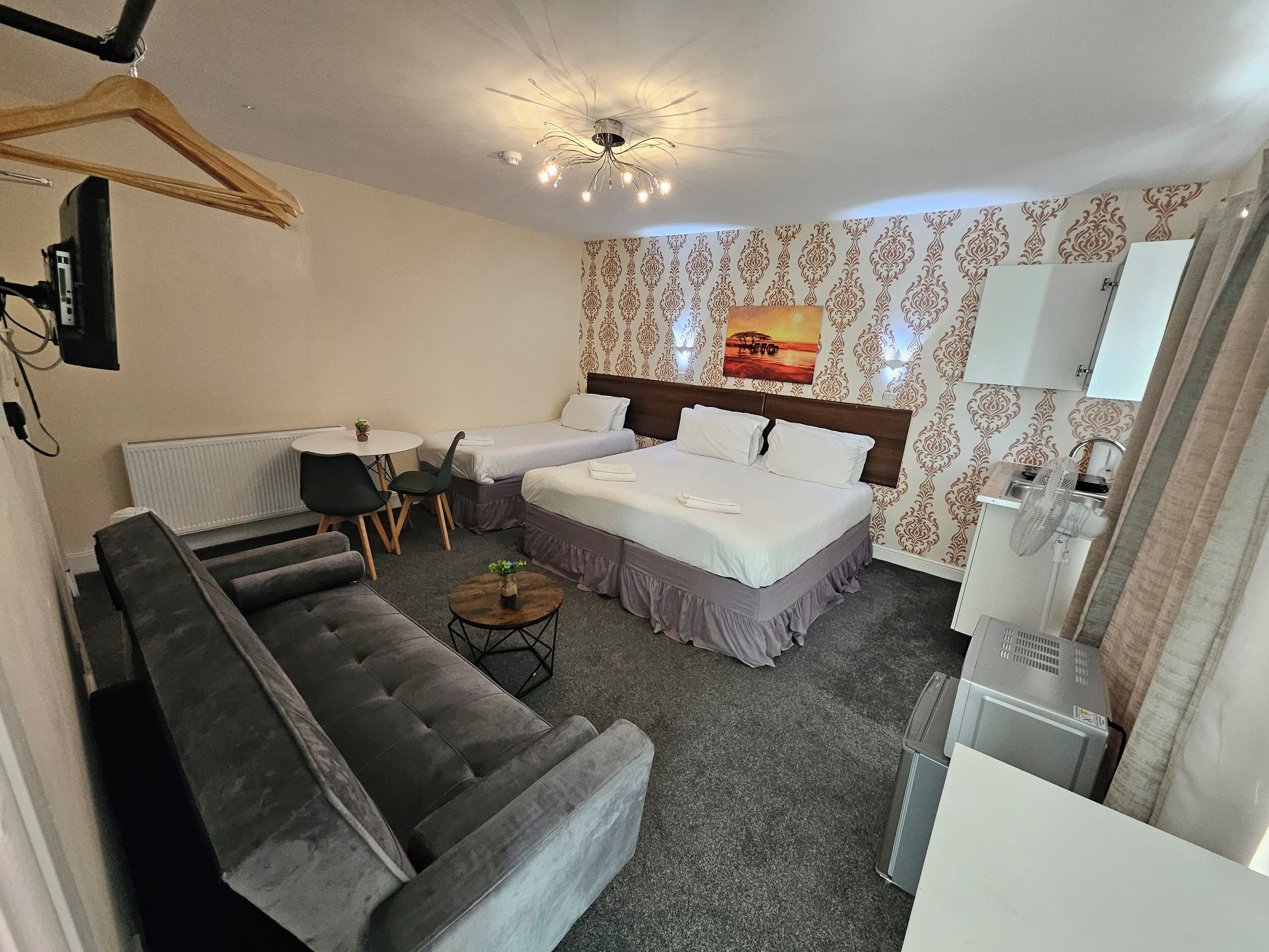 Superior Studio | Iron/ironing board, free WiFi