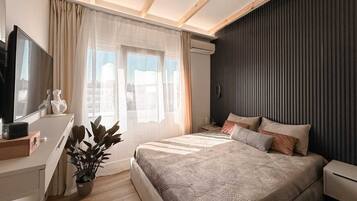 Iron/ironing board, WiFi, bed sheets