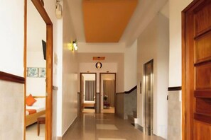 Ảnh chưa phân loại, 5 trong số 12 ảnh, nút