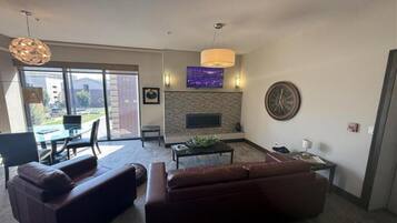 TV connectée, cheminée