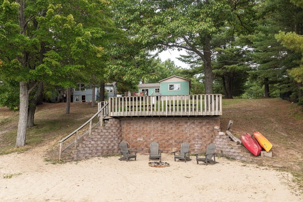 House: Beach, boats, and bonfires! This is where memories are made.