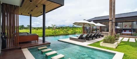 Alberca al aire libre