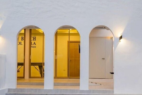 المنشأة من الخارج