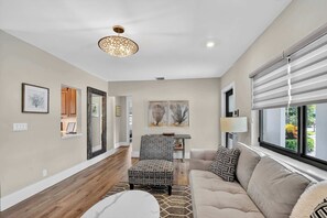 Televisión y oficina 