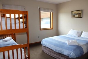 Cribs/infant beds - Isolation Bay (Lake Tekapo)