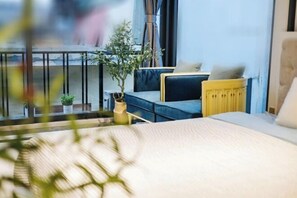 Room - VietHOME-25 sqm, Rooftop Studio, Lift, OperaHouse6 (Hanoi)