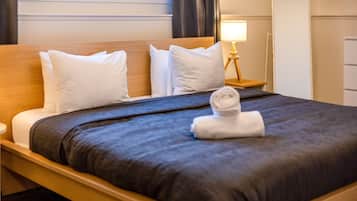 2 bedrooms, desk, travel crib, free WiFi