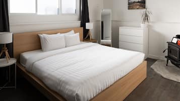 2 bedrooms, desk, travel crib, free WiFi