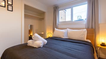 2 bedrooms, desk, travel crib, free WiFi