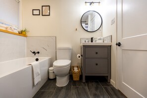 Hair dryer, towels - 2 Bedrooms l  Sleeps 4 Adults l Kitchenette (Fernie)