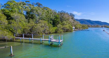 Lakeside Bliss - Your perfect lakeside escape!