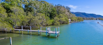Lakeside Bliss - Your perfect lakeside escape!