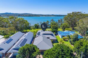 المنشأة من الخارج