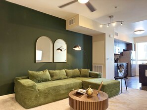 House, Accessible | 1 bedroom, desk, Internet - Luxe Deco Haven Pool Gym Parking Close to Disneyland (Santa Ana)