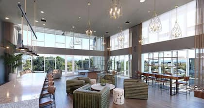 Luxury Stay Near Disneyland Pool Gym Free Parking