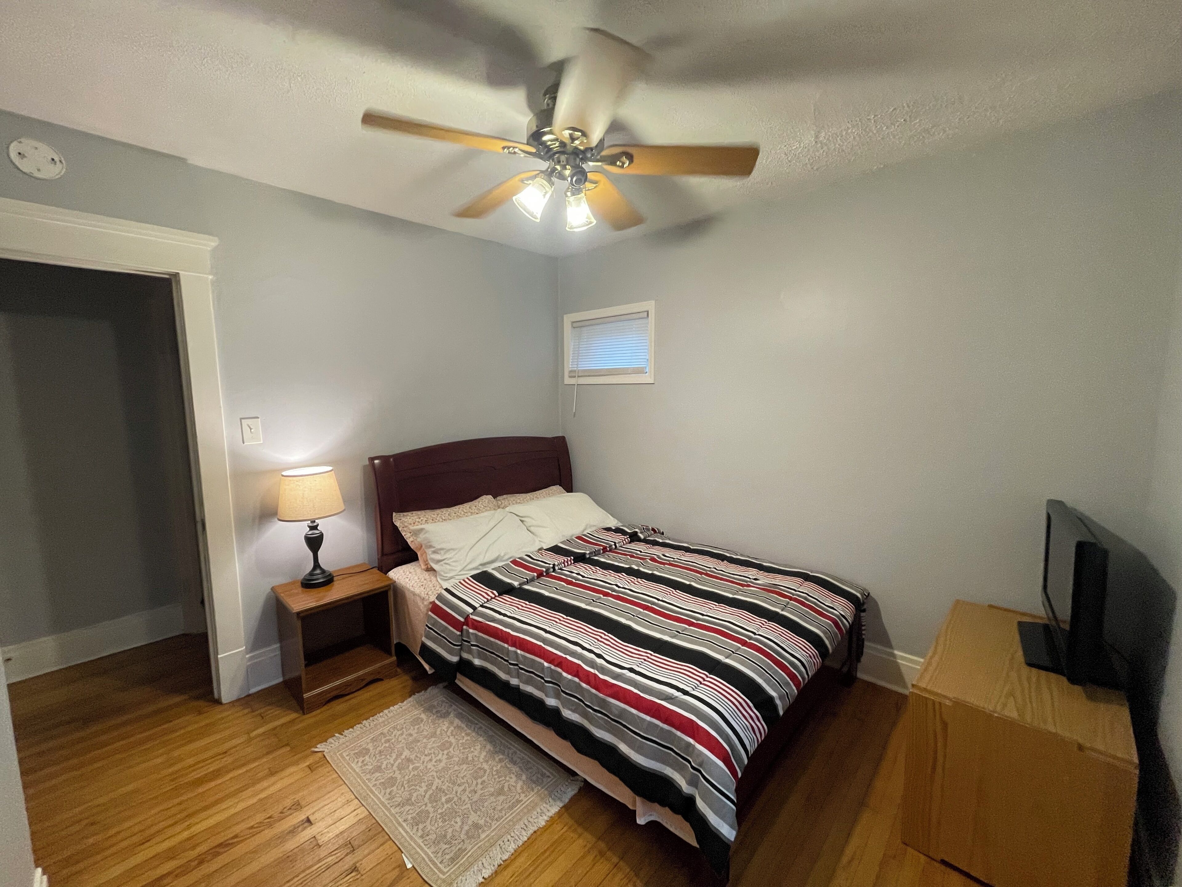 4 bedrooms, iron/ironing board, free WiFi