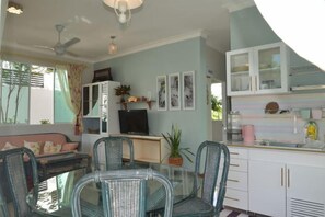 Interior - Rafiki Homestay (Donggongon)