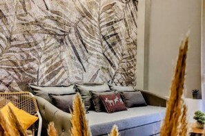 Cots/infant beds - Elpis' cozy & luxury apartment (West Athens)